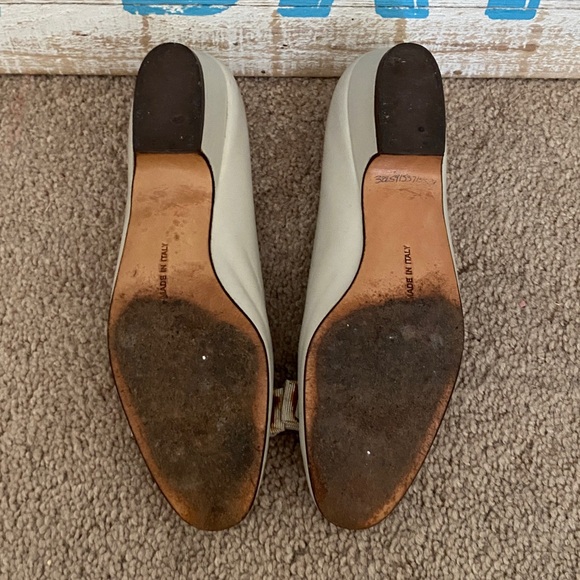 Salvatore Ferragamo bow shoes size 6 - Picture 4 of 5